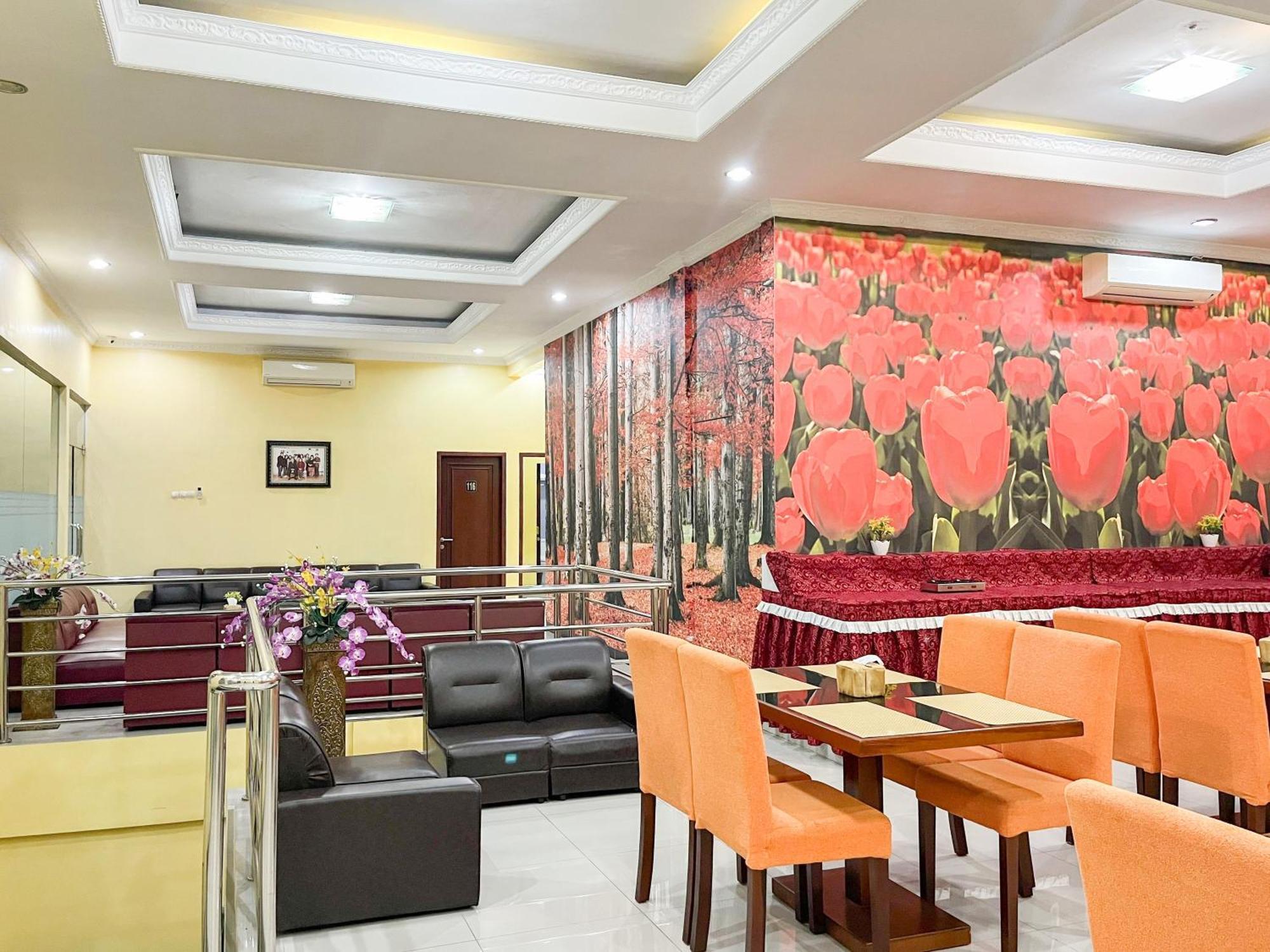 Kartika Hotel Syariah Pacitan Mitra Reddoorz Exterior photo