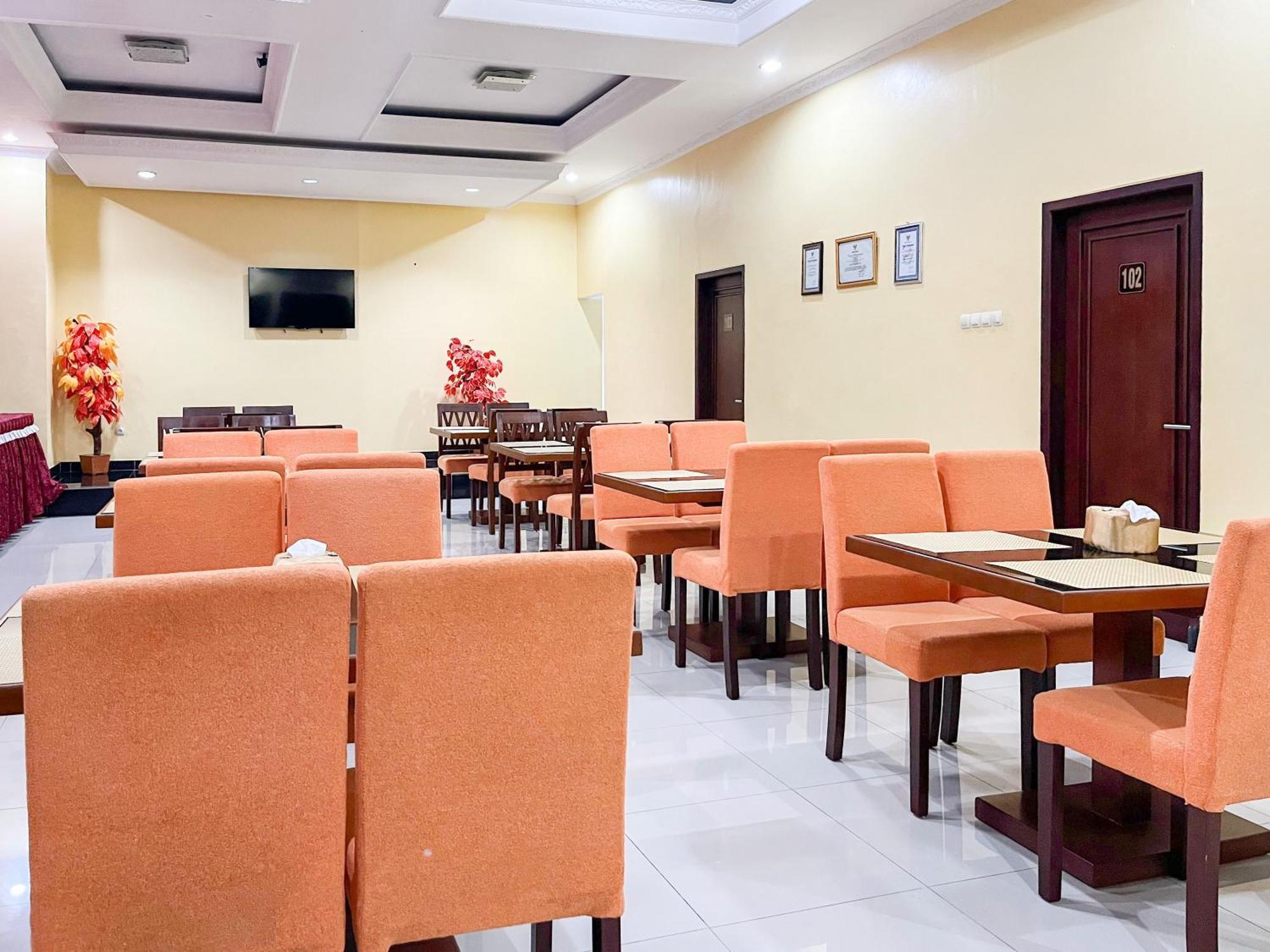 Kartika Hotel Syariah Pacitan Mitra Reddoorz Exterior photo