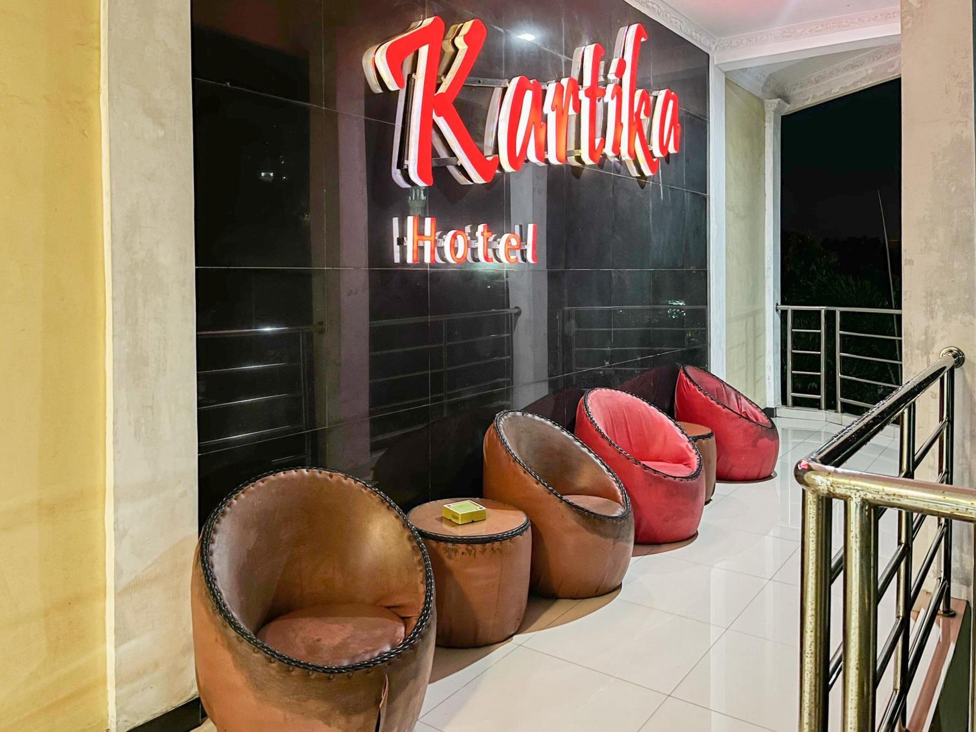 Kartika Hotel Syariah Pacitan Mitra Reddoorz Exterior photo