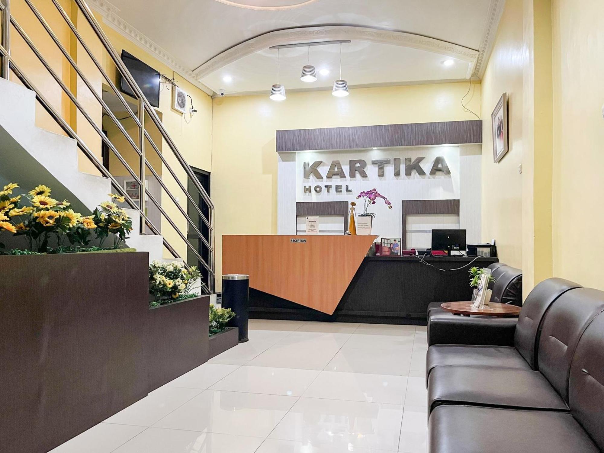 Kartika Hotel Syariah Pacitan Mitra Reddoorz Exterior photo