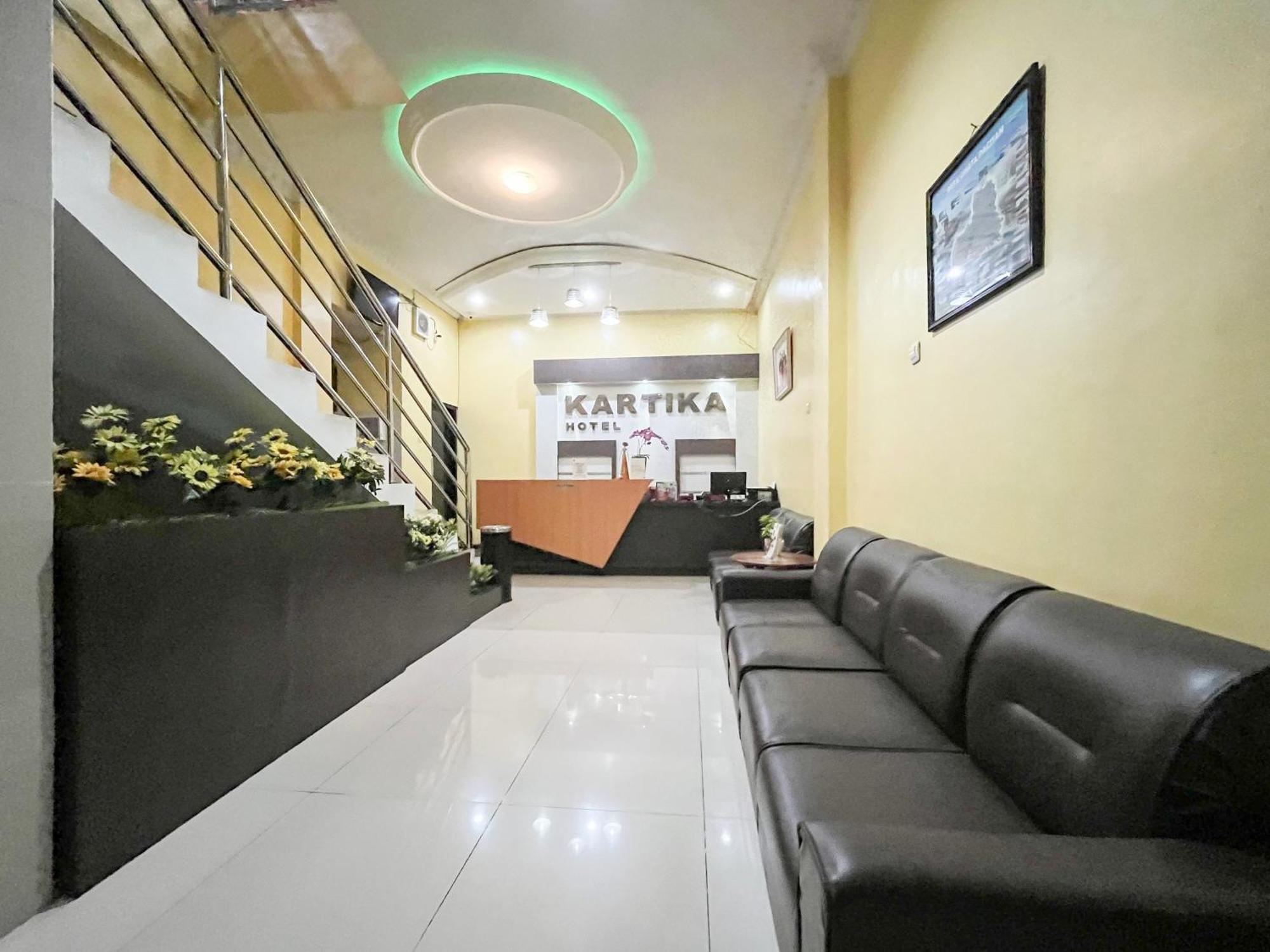 Kartika Hotel Syariah Pacitan Mitra Reddoorz Exterior photo